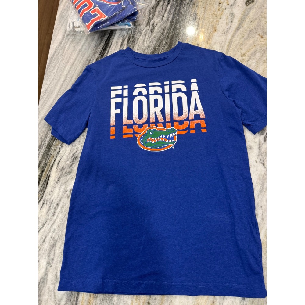 Florida Gators Mens T-Shirt Bundle Champion & Captivating Blue Size Medium